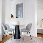 Gorgeous Les 2Brbr W Wd Nr Soho Nyc-647